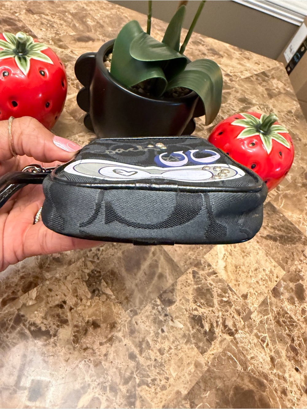 Y2K-era Coach Daisy Pop Optic Camera Pouch - Picture 7 of 9